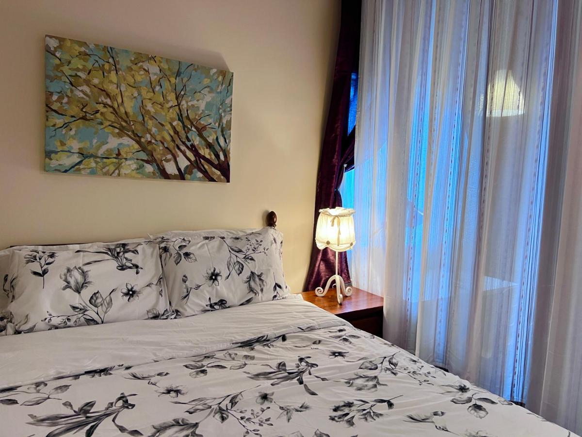 University Cabana Inn Victoria Bagian luar foto